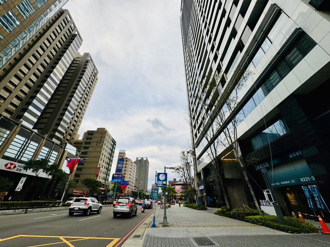 新北都更危老案齊發明年上看千億總銷！板橋指標案衝破每坪121萬元穩坐新北豪宅王