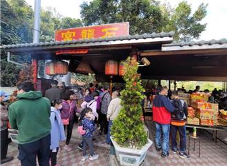 南投泡麵土地公名声大  深夜开车慕名前往却迷航