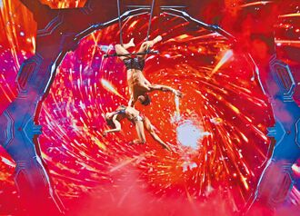 《光影魔幻馬戲團》超狂特技登蛋