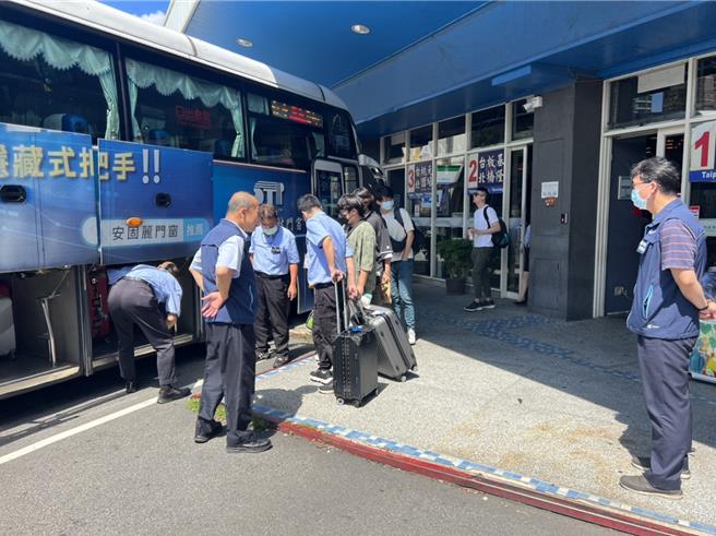 台中區監理所也表示，截至29目為止，連假期間往、返台中的國道客運路線預售票仍有逾5成車票可以訂購，業者也備妥加班車，視人潮加開班次疏運。（台中區監理所提供／潘虹恩台中傳真）