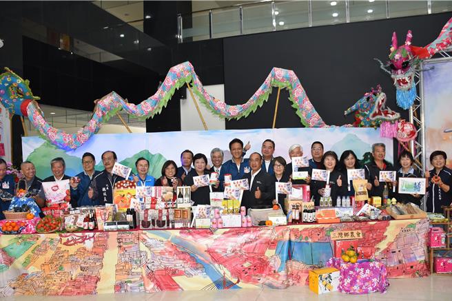 2024年苗栗𪹚龙即将在明年春节后登场，结合9个农会提供最在地的农特产品。（谢明俊摄）