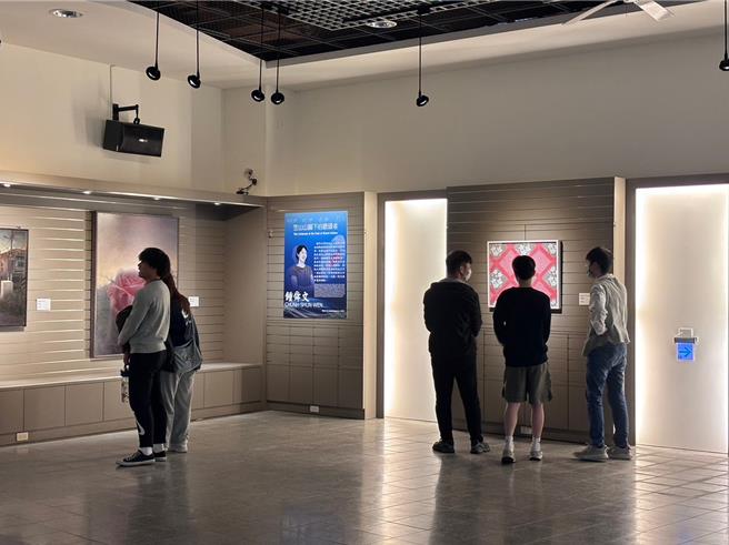 客家當代藝術敘事多面體特展，27日在國立聯大藝術中心揭幕。（聯大提供／謝明俊苗栗傳真）