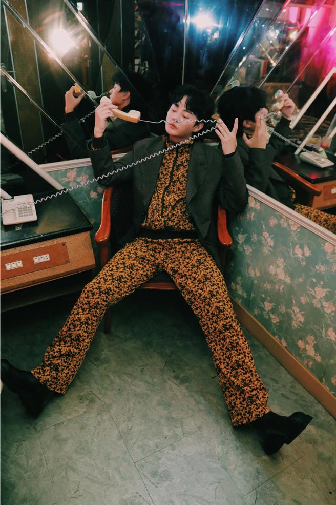 許富凱推出全新專輯《五木大学》。（何樂音樂提供）