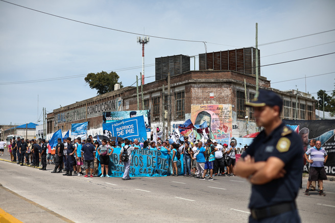阿根廷全国劳工总会（General Confederation of Labor）秘书长戴尔（Hector Daer）指出，1月24日的罢工是为了抗议米雷伊宣布的一项法令和一系列法案，称这些措施「与整个社会背道而驰」，并赋予总统「一切公权力」。(图/ 路透社)