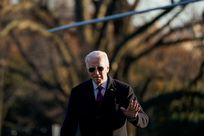 美國總統拜登今天宣布，前總統川普時代對歐洲聯盟（EU）鋼鋁加徵關稅措施將持續暫停實施，期限延長兩年，雙方談判還在進行。(圖/ 路透社)