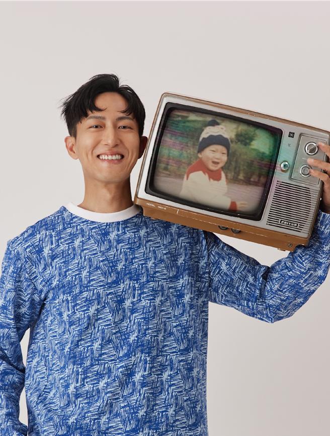 邱昊奇将喜剧天份好好地利用在广告脚本。（幸星娱乐提供）