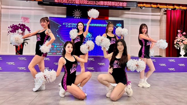 上季引发不少话题的BLL GIRLS也将在新球季场边表演。(柏力力提供)