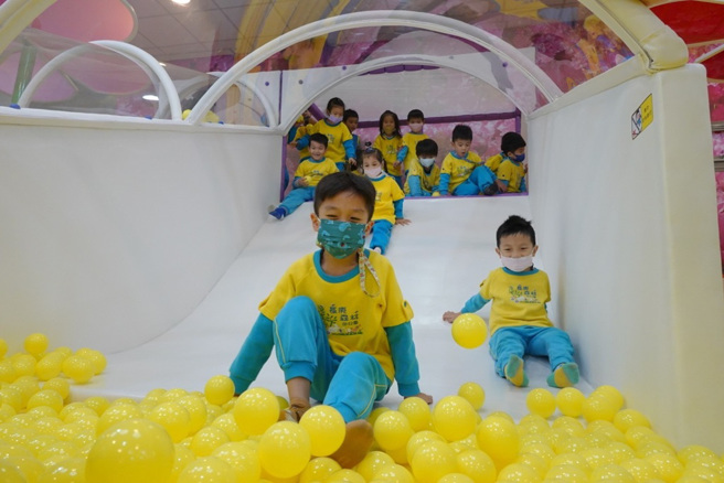 中正室內兒童樂園及中山室內兒童樂園開館，即刻開放線上預約或現場排隊，歡迎市民朋友多加利用。（圖/基隆市政府社會處提供）