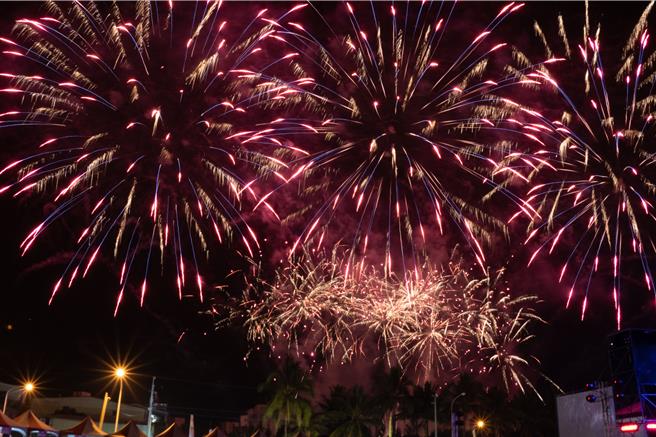 屏东盐埔乡公所为喜迎2024年，将于31日举办跨年晚会，并在倒数时施放180秒烟火，象徵迎接美丽新时代。（盐埔乡公所提供／谢佳潾屏东传真）