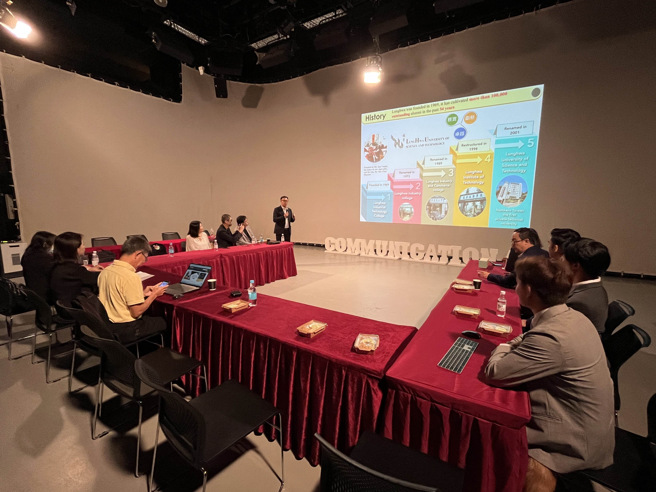 人设学院分享影视传播媒体艺术领域课程设计、实务环节与专业知识等合作潜力。(照片/龙华科大提供)