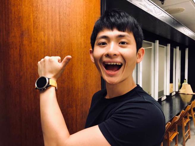 网红博恩。（图／摘自Stand up, Brian！ 博恩站起来！脸书）