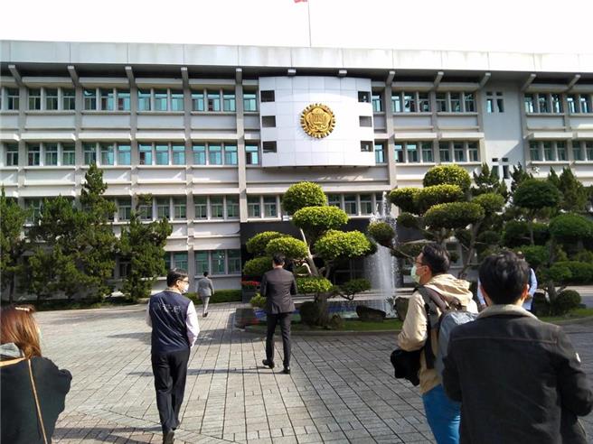 台灣詐騙案猖獗，法務部調查局「新世代打擊詐欺督導中心」，於今年6月30日揭牌成立，民眾黨立委陳琬惠日前批評，打詐中心主任謝在富到任不久後，就請長假到今年底跨年夜，共請假142天。（本報資料照片）