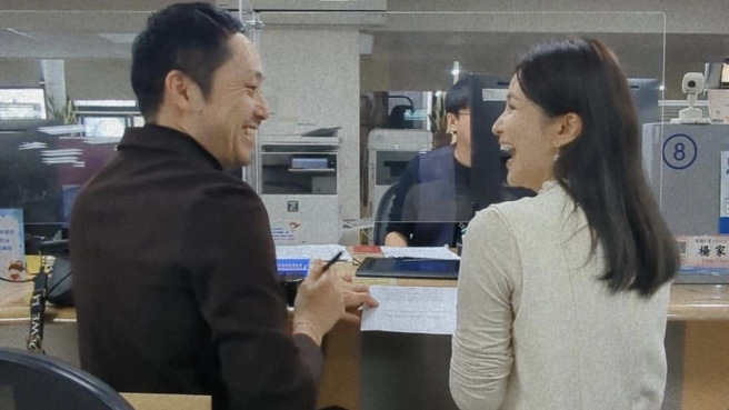 吴怡霈宣布和日籍老公Akira在台登记结婚。(图／吴怡霈 FB)