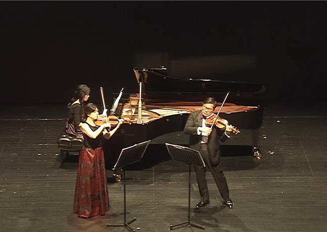 音乐传承不间断，小提琴家苏显达、张宜师生两人同台献艺。（苏显达提供／李欣恬台北传真）