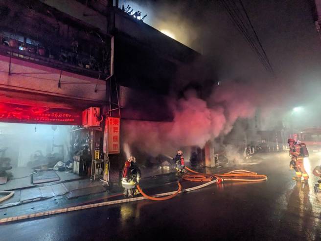 新北市汐止區鄉友街一處民宅發生火警。（翻攝畫面）