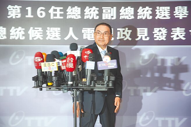 中选会28日举行第三场总统候选人电视政见发表会，国民党总统候选人侯友宜（见图）痛批民进党对劳工、劳权软土深掘「呷劳工呷够够」。（杜宜谙摄）