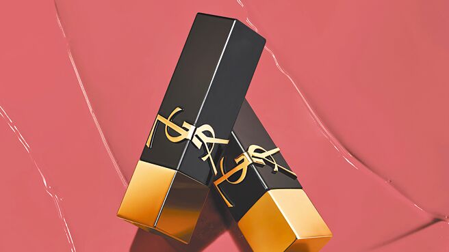 遠百YSL奢華緞面脣膏，1580元。（遠百提供）