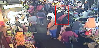 台中向上市場扒手出沒 人潮擁擠！鷹眼警追出通緝女