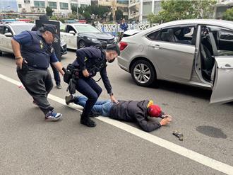 苗警防搶演練逼真  引來民眾詢問誤認警匪槍戰