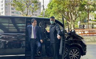 總統辯論今登場 繫上紫色幸運領帶賴清德最先抵達