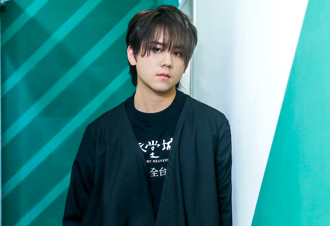 姜濤被評為亞洲最帥 陸網揭他「極差膚況、暴牙照」轟：不配