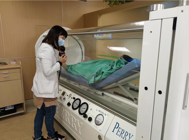 王姓一家四口经高压氧治疗后，顺利恢復。（大千医院提供／谢明俊苗栗传真）