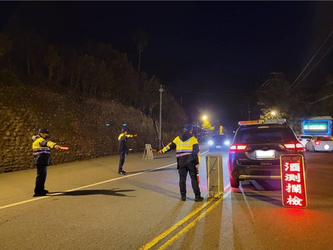 和平警分局等权责单位29日共同执行「环、警、监联合稽查」，取缔噪音超跑、大型重机车及违规改装车辆。（警方提供）