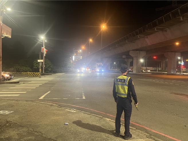 義大世界「2024紫耀義大 義享歡樂」跨年活動倒數，仁武分局與義大世界將實施交通管制，加強車流監控及進、散場各階段管制疏導，呼籲民眾遵守管制規範，共同紓解驟增車流，使連續3天元旦假期順利圓滿。（警方提供／林雅惠高雄傳真）