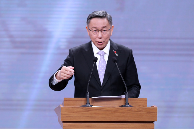 2024年总统大选总统候选人辩论会30日举行，民眾党总统候选人柯文哲发表政见及辩论。（台北市摄影记者联谊会提供／黄世麒摄）