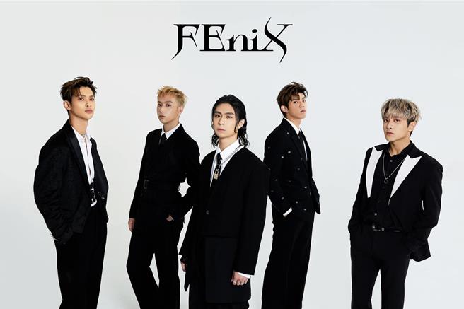 FEniX性感成熟魅力獲大批粉絲支持。（尤嬿妮台北傳真）