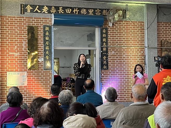 來自內蒙古的烏日高娃，嘹亮的嗓音極具穿透力 。（主辦單位提供）