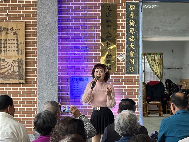 有「小鄧麗君」之稱的劉洋，以其天籟般的歌聲感動現場觀眾。（主辦單位提供）