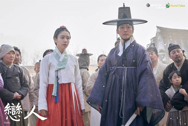 南宮珉（右）搭安恩真獲MBC演技大賞「最佳情侶獎」。（愛爾達電視提供）