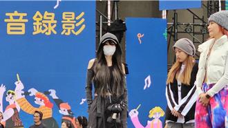 「姐姐」低調現身！謝金燕高雄跨年彩排喊話「不能輸」