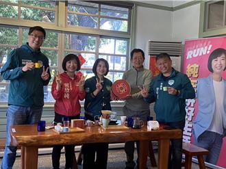 周春米帶屏東物產台中輔選 預祝她最早宣布當選
