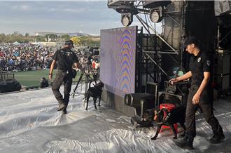 台中跨年夜大咖雲集  這群「VIP」竟直衝舞台區！