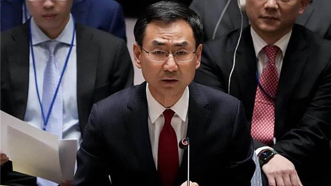 中国大陆常驻联合国副代表耿爽当地时间12月30日，在安理会紧急审议乌克兰问题时发言。（新华社资料照片）