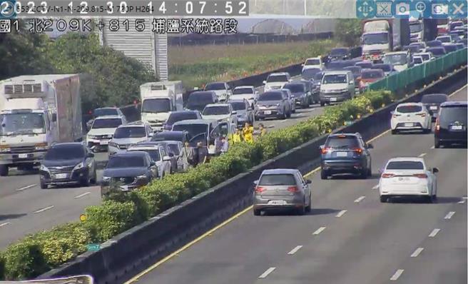 因應跨年出遊車潮，高公局呼籲西部國道南下改中午後出發，國5南下傍晚後再走。（高公局提供／蔡亞樺台北傳真）