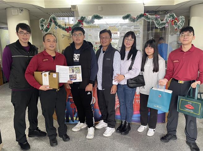 该名患者术后恢復状况良好已重返职场，赶在2023年最后1天到芦竹消防分队表达感谢。（芦竹消防分队提供／陈梦茹桃园传真）