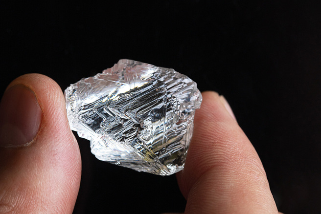 河南天降「怪石」，讓村民們議論紛紛，就連專家也無法給出確切答案。（示意圖／達志影像）