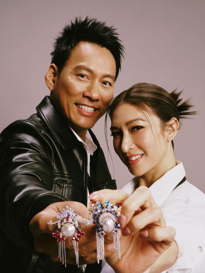 演艺圈模范夫妻艾力克斯和李咏娴结婚逾20年，受邀代言JHENG珠宝更有说服力。（JHENG提供）