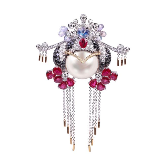 JHENG天然南洋珠钻石脸谱 ，67万7600元。（JHENG提供）