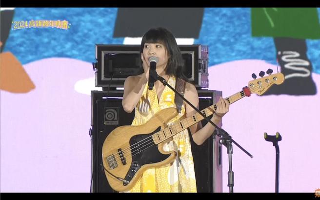 大象体操演唱时台下惊传有人拿刀。（翻摄自民视综艺娱乐YouTube频道）