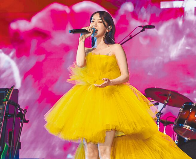 張雅涵30日晚舉辦首場個人演唱會。（粘耿豪攝）