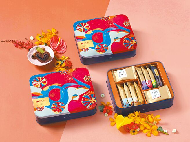 以質感禮盒聞名的灌餡蛋捲品牌青鳥旅行，推出龍年限定「萬花盛世」春節禮盒。（青鳥旅行提供）