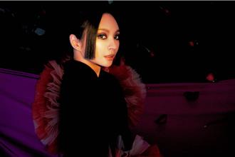 詹雯婷與二次元歌姬合唱 熱血演出衝上熱搜