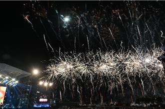 台東跨年晚會散場 清潔隊漏夜清運25噸垃圾