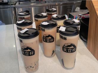 宜蘭今起禁用一次性塑膠杯 首日上路環保局長帶隊稽查