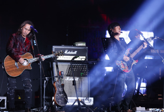 跨年卡司火拚誰是MVP？網一面倒大咖天團 狂讚唱功「跟鬼一樣」