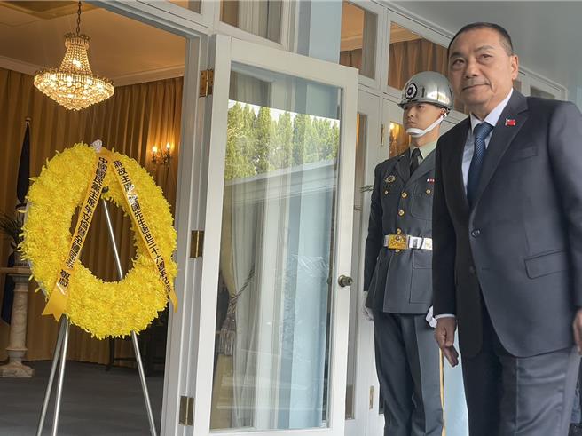 故蒋经国逝世36周年，朱立伦、侯友宜、韩国瑜等人赴头寮谒陵，全程不发一语。(吕筱蝉摄)